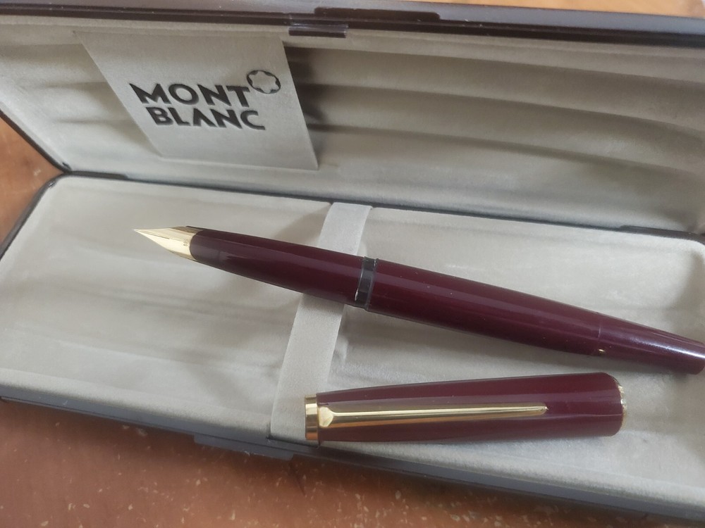 Montblanc Meisterstuck Vintage 14k Burgundy Fountain Pen