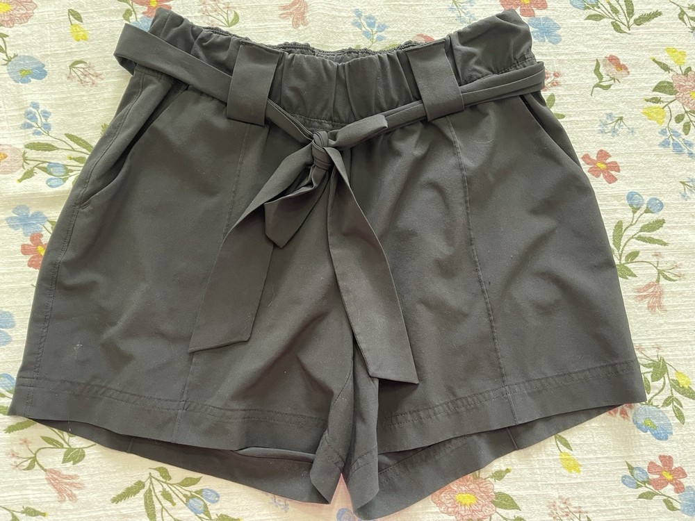 Athleta Women's Black Belted Athletic Shorts With Pockets Size 2