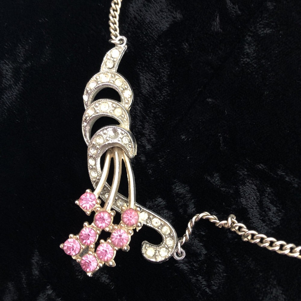 Vintage Small Pink Necklace 7”