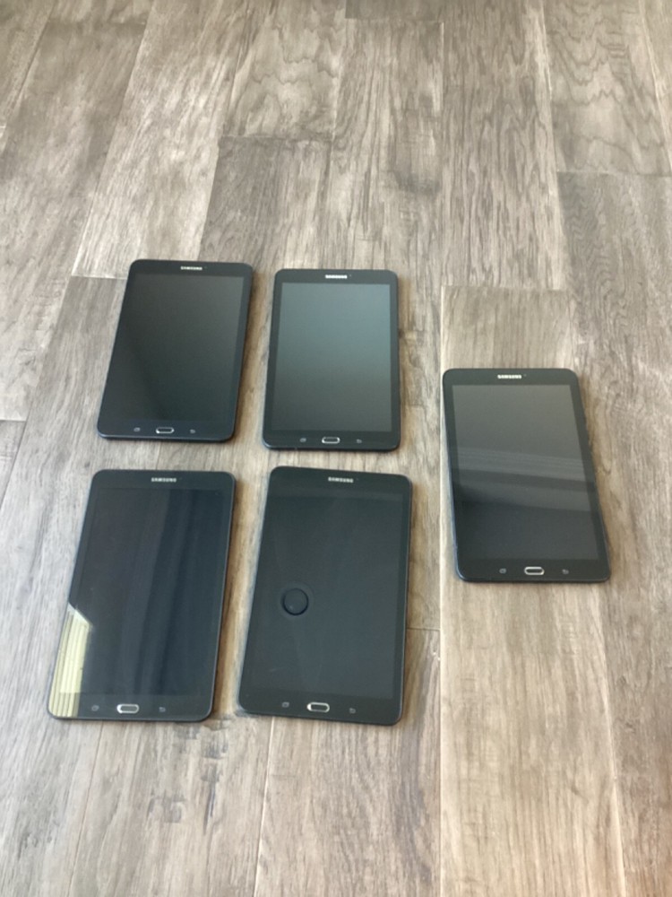 5x Lot Samsung Galaxy Tab E 8