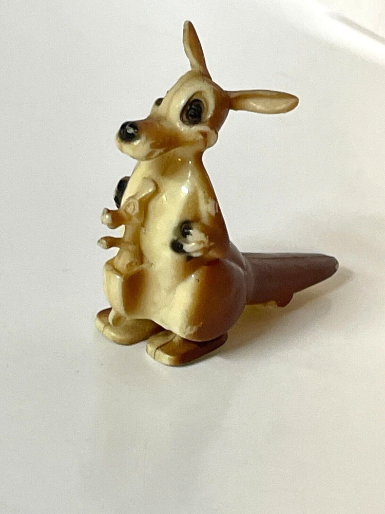 Vtg Plastic Ramp TOY Walker Walking Kangaroo with Baby Kangaroo Hong Kong 1950s