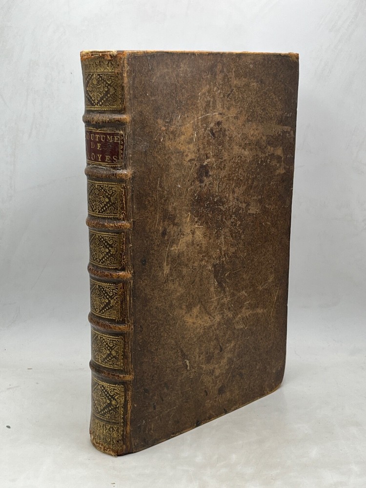 COUTUME DU BAILLIAGE DE TROYES AVEC LES COMMENTAIRES DE Me LOUIS LE GRAND - 1737