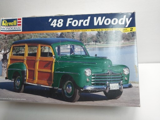 1/25 Scale Revell Monogram 1948 Ford Woody Vintage Model Car Kit 1998 Edition