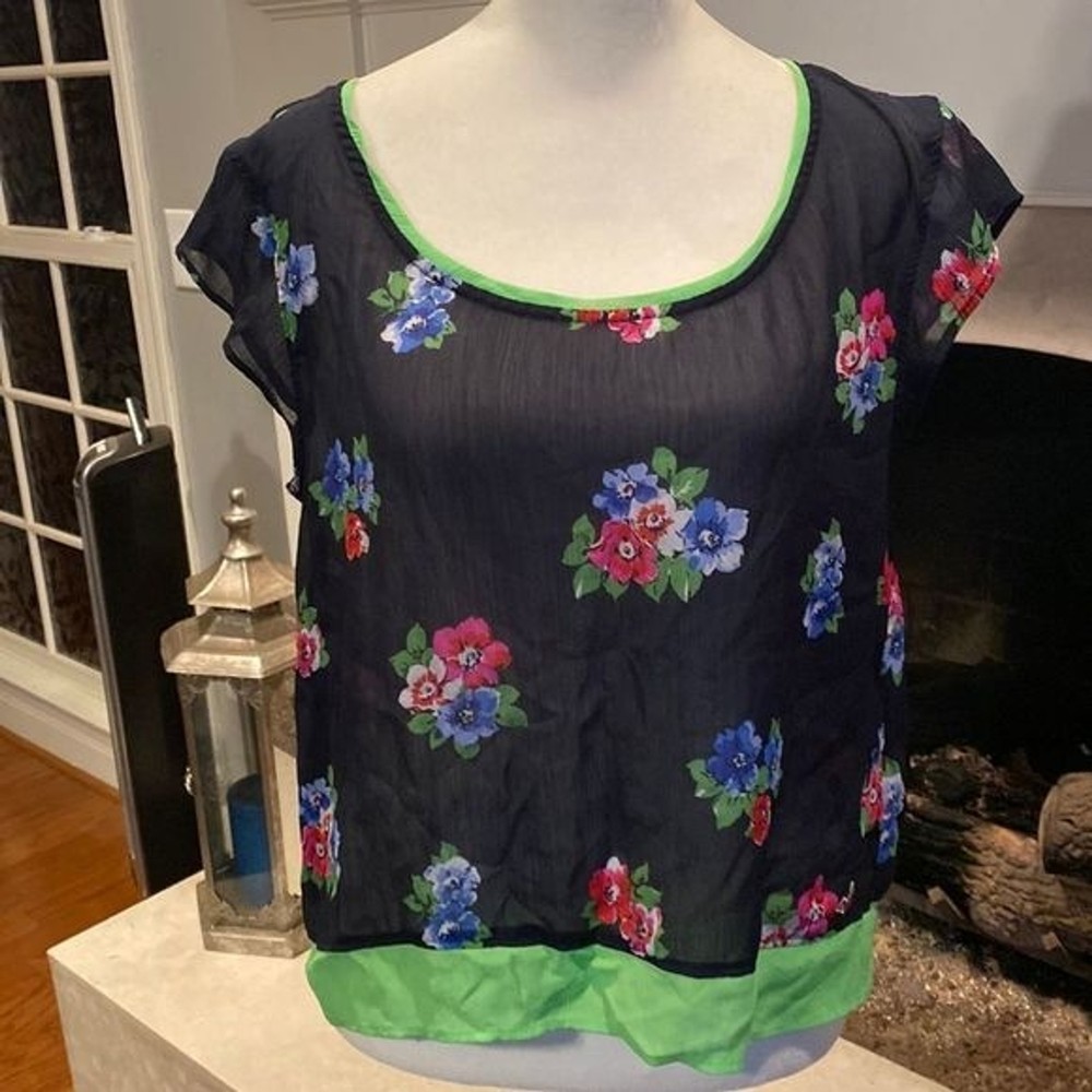 Hollister top size large