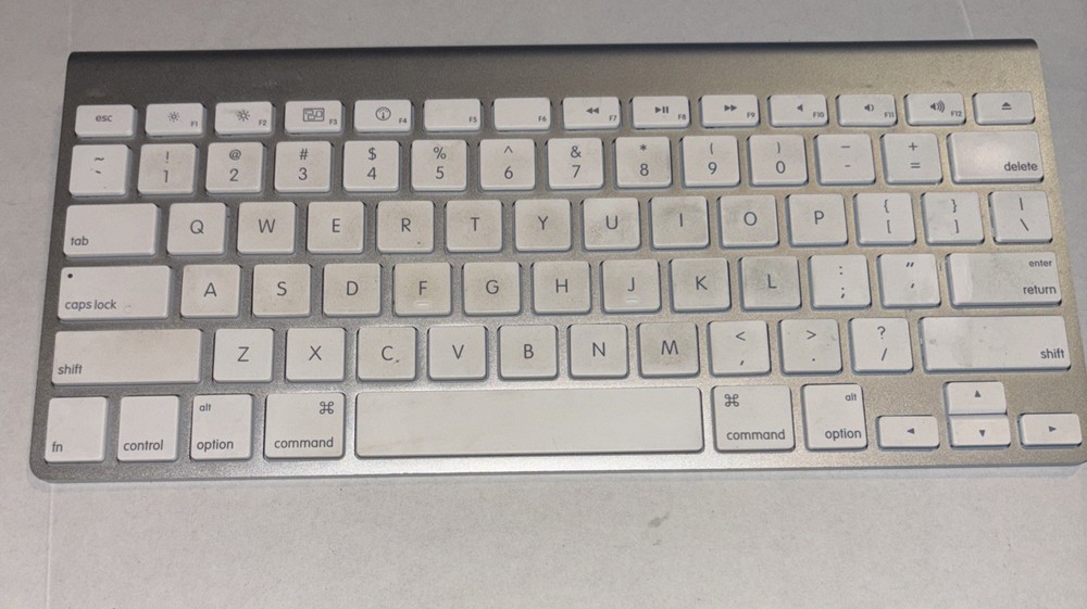 Original Apple A1314 Wireless Bluetooth Keyboard for Mac