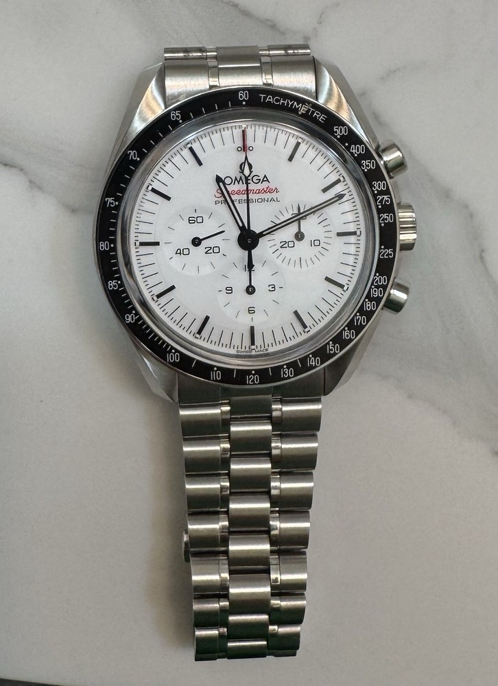 OMEGA Speedmaster Moonwatch White Dial 2025 Brand New Full Set with Extra Strap