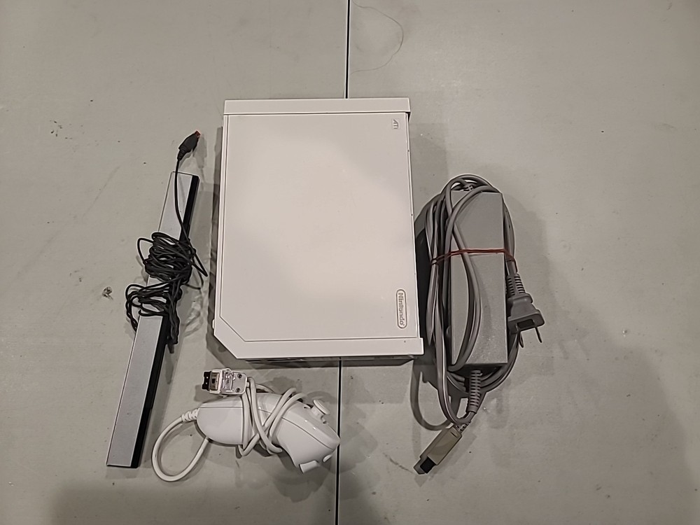 Nintendo Wii White Console RVL-001 System Bundle Parts Only
