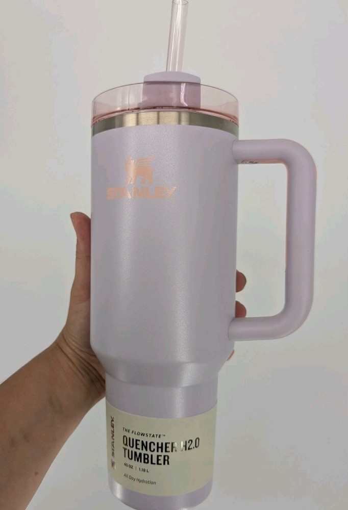 New Stanley The Quencher 40-Ounce Tumbler 