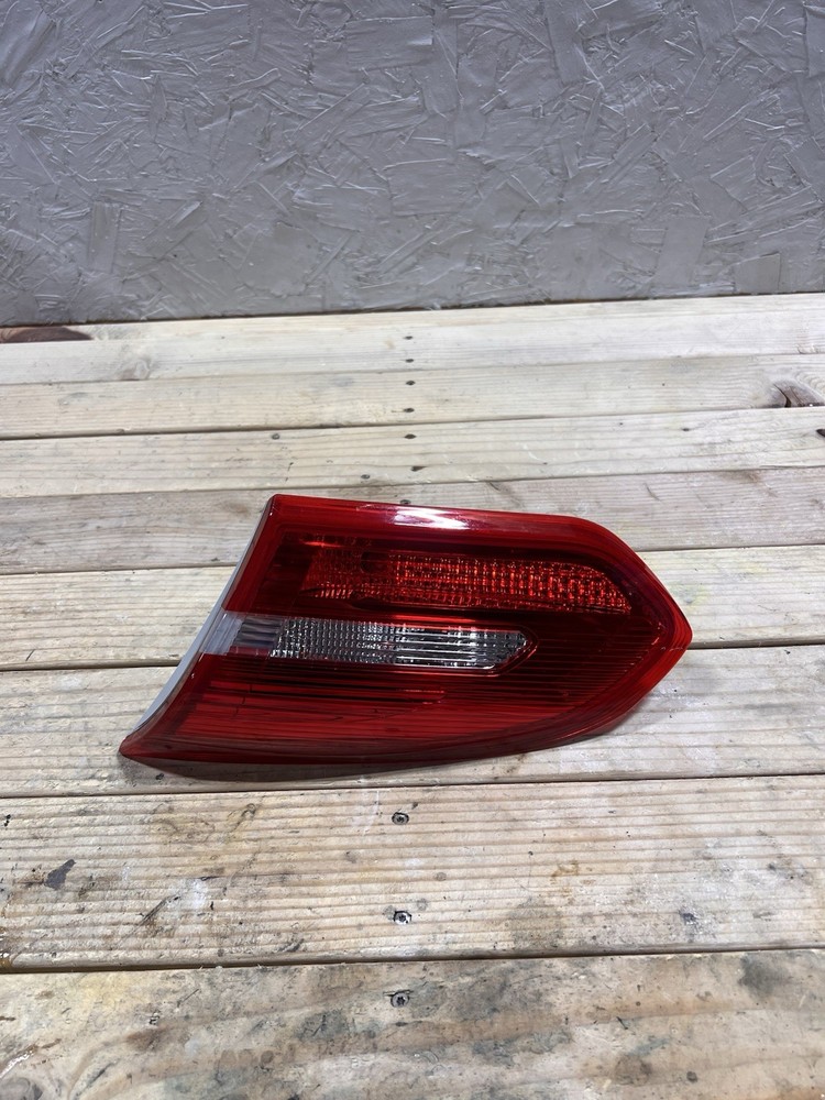 15-18 FORD FOCUS REAR RIGHT RH PASS SIDE INNER TAIL LIGHT LAMP ASSEMBLY OEM