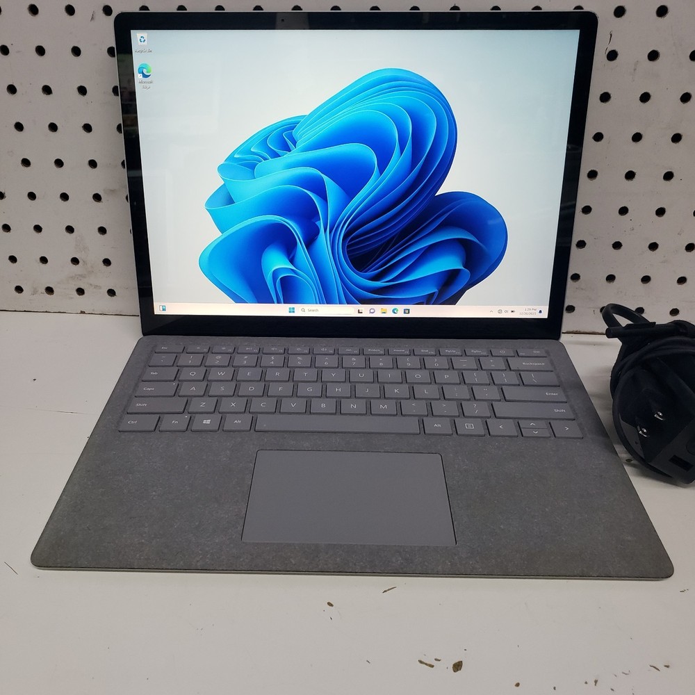 Microsoft Surface Laptop 1769 13.5
