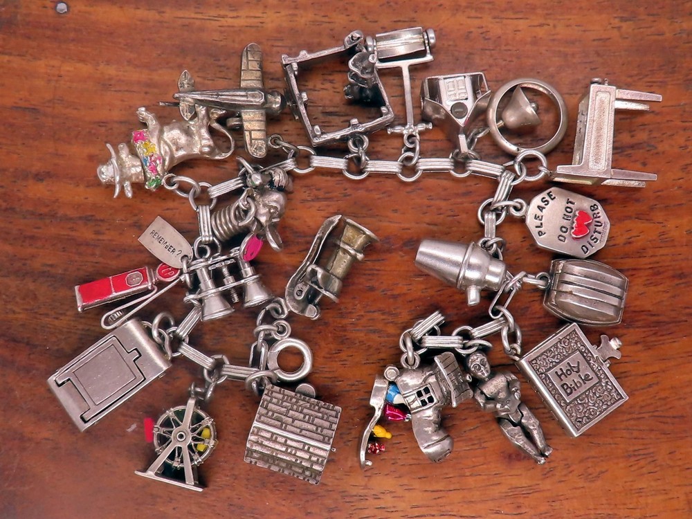 Vintage silver MOVEABLE STANHOPE CAMERA ENGAGEMENT RING BOX CHARM bracelet