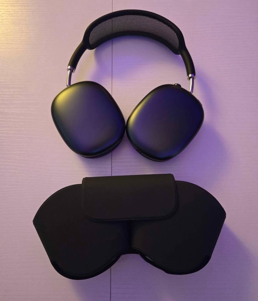 Apple AirPods Max Wireless Over-Ear Headset - Space Gray