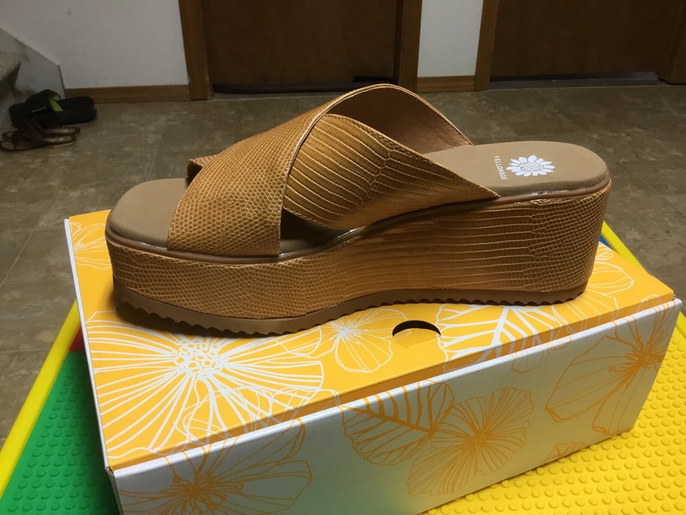 women “Yellow box” Jodee platform slip-on sandals, size 8.5M, Camel