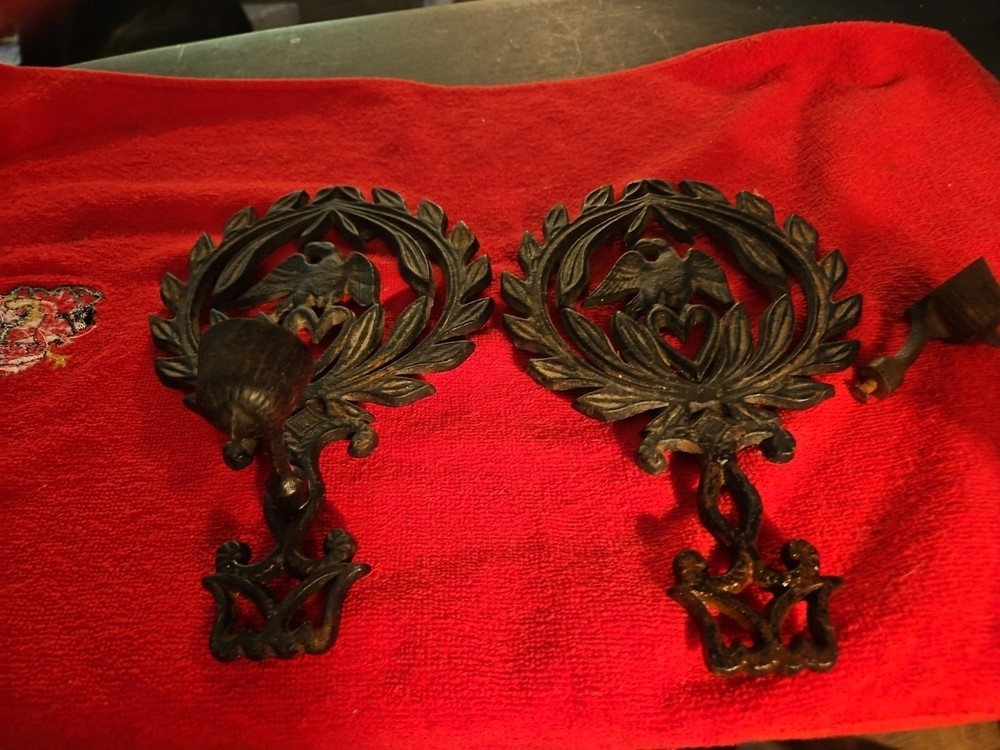 Vintage Cast Iron Eagle Heart Laurel Wreath Candle Holder Trivet