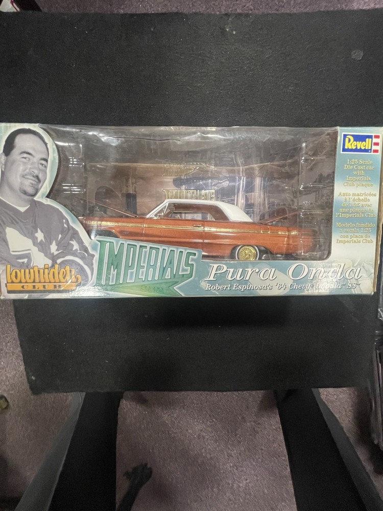 Revell Lowrider Club Imperials Pura Onda Robert Espinosa's '64 Chevy Impala SS