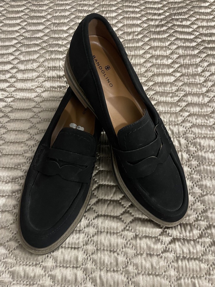 Women's Bandolino Loafers. Black Suede.