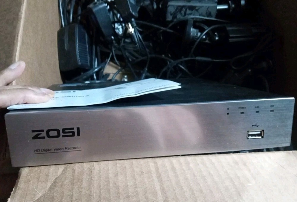 ZOSI Wired Indoor/Outdoor 7 Camera Security Camera System no HDD *Clearance SALE-image