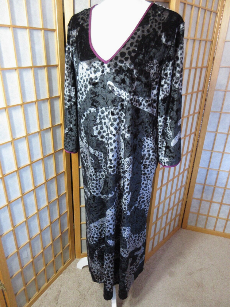 Sofia Intimates Black/Silver Jaguar Print Soft Crushed Velvet Caftan/Gown SZ LG
