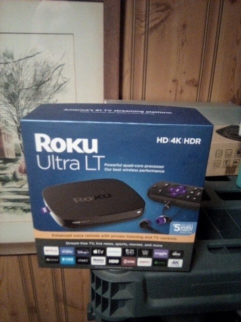 Roku Ultra 2019 4K HDR Streaming Media Player with Voice Remote and TV Controls