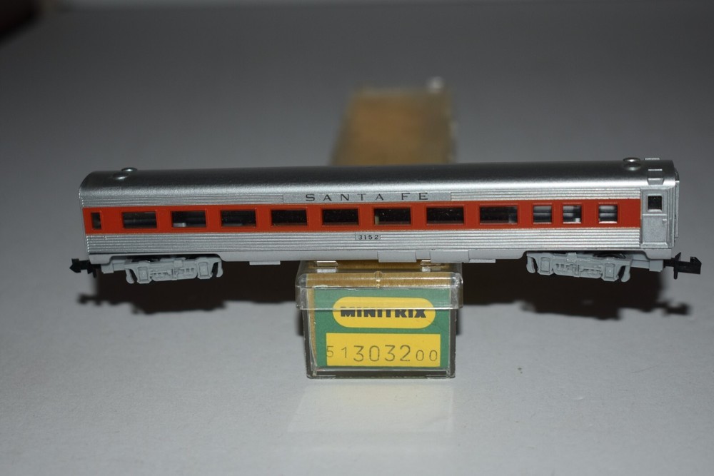 N Scale Minitrix 51303200 Santa Fe Passenger Coach Car 3152 C47824
