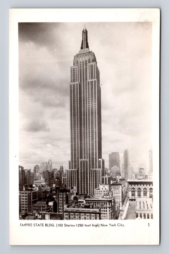 Antique Vintage Souvenir Postcard of New York City NY Empire State Building Collectible Memento Retro NYC Landmark Photo Tourist Keepsake