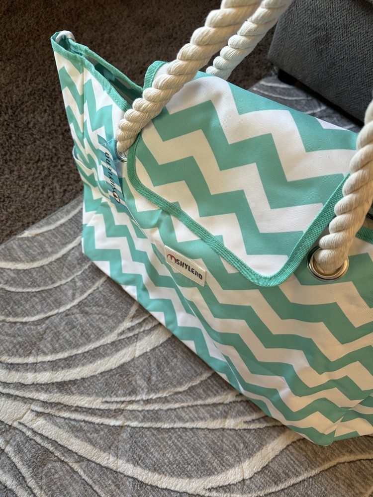 Stylish Magnetic Closure Beach Pool Bag for All Essentials