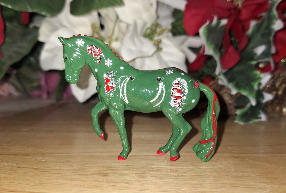 Breyer Stablemate Custom Christmas Green And Red Design