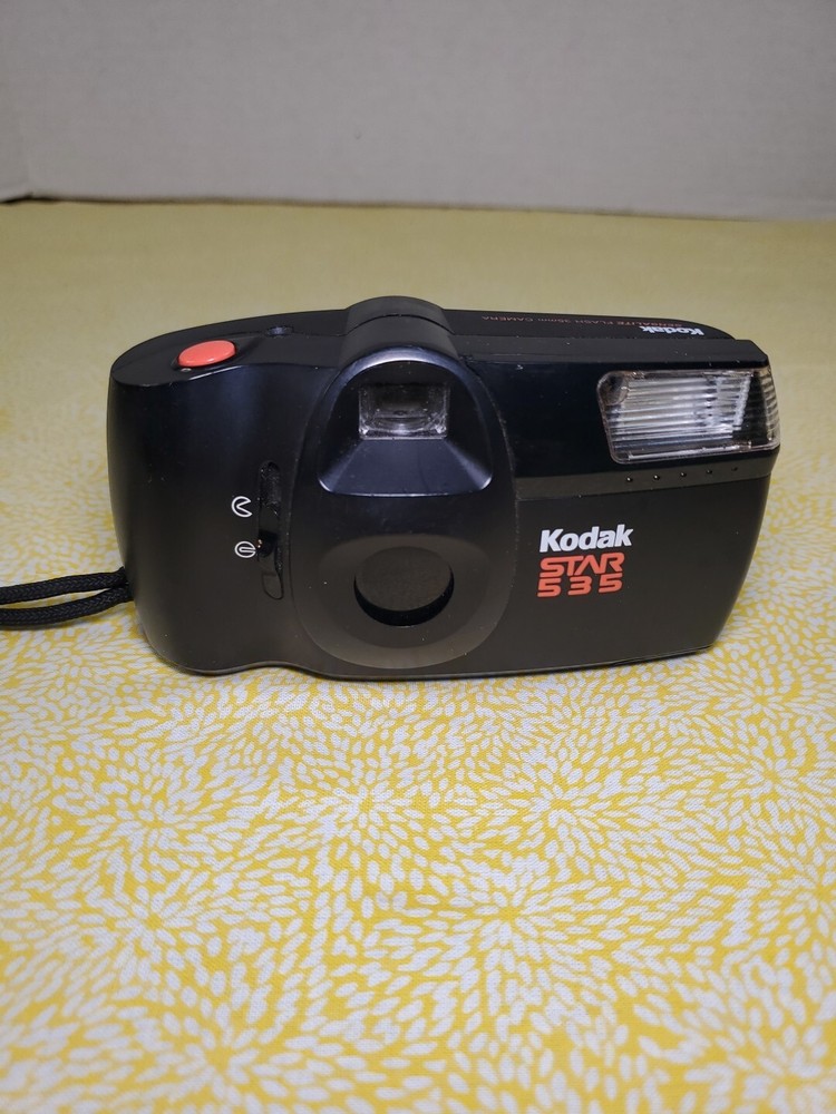 Vintage Kodak Star 535 35 MM Film Camera Fixed Focus Sensalite