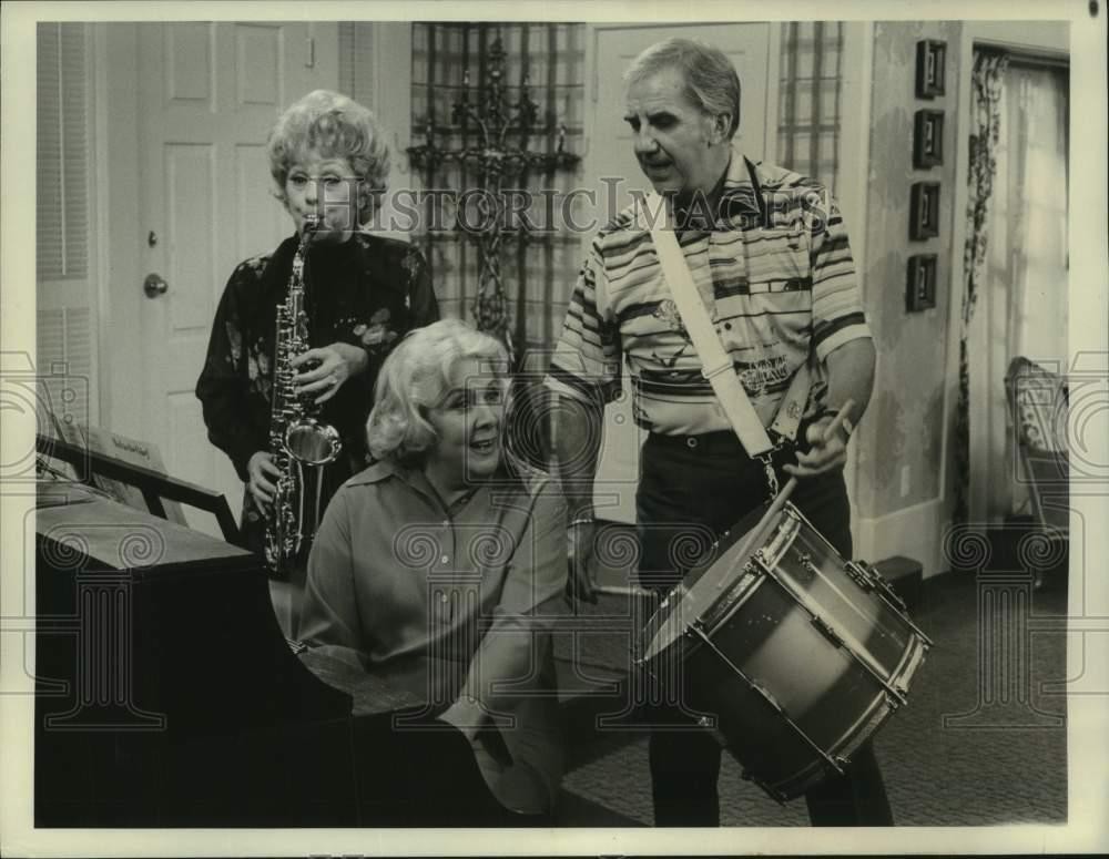 1977 Press Photo Instruments are played in 
