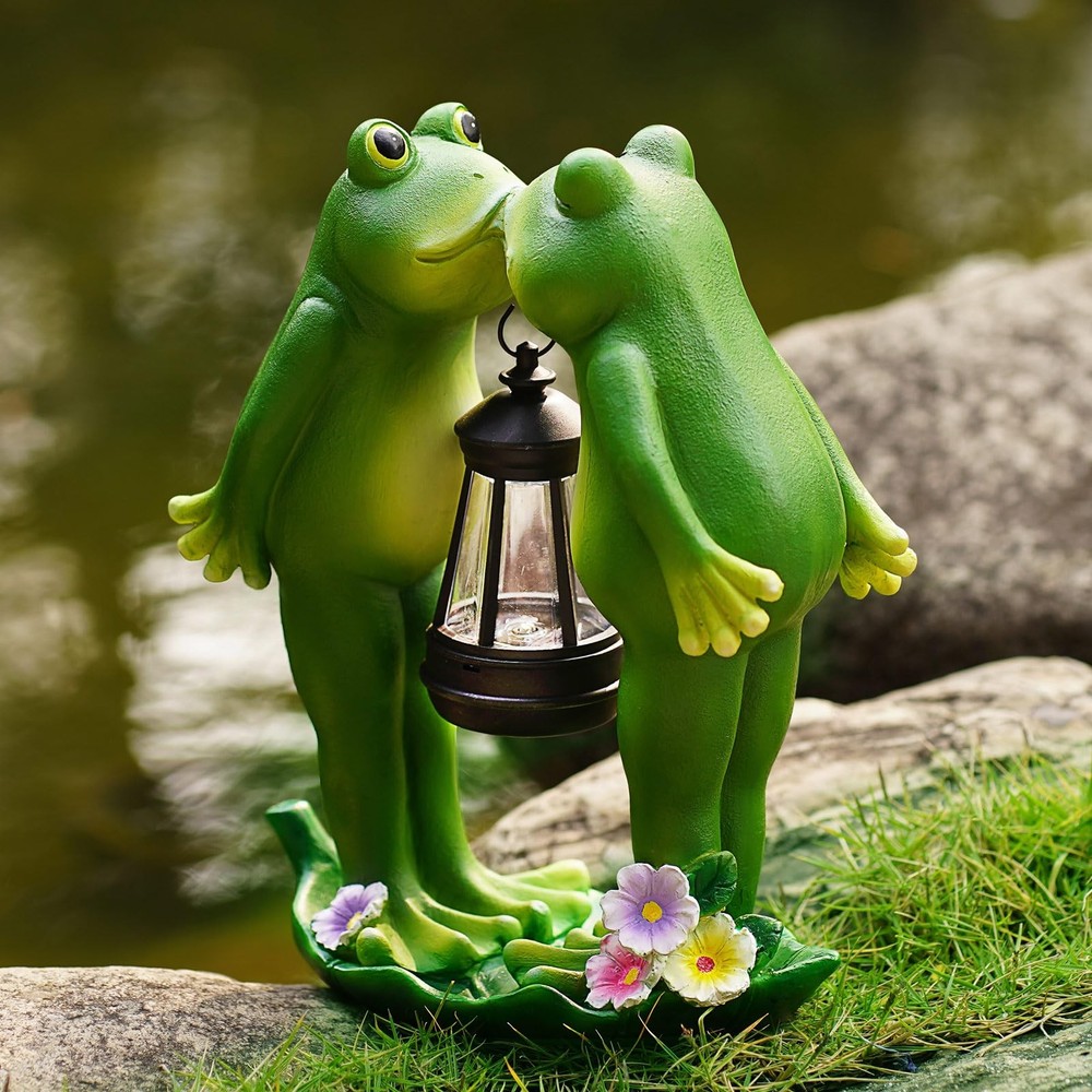Solar-Powered Frog Statue LED Garden Decor Outdoor Figurine Lantern