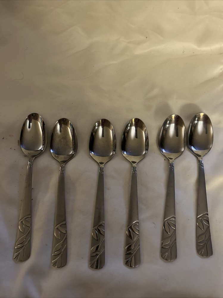Cambridge Zinnia Sand 18/0 Stainless Steel Flatware Set - 6 Large Spoons