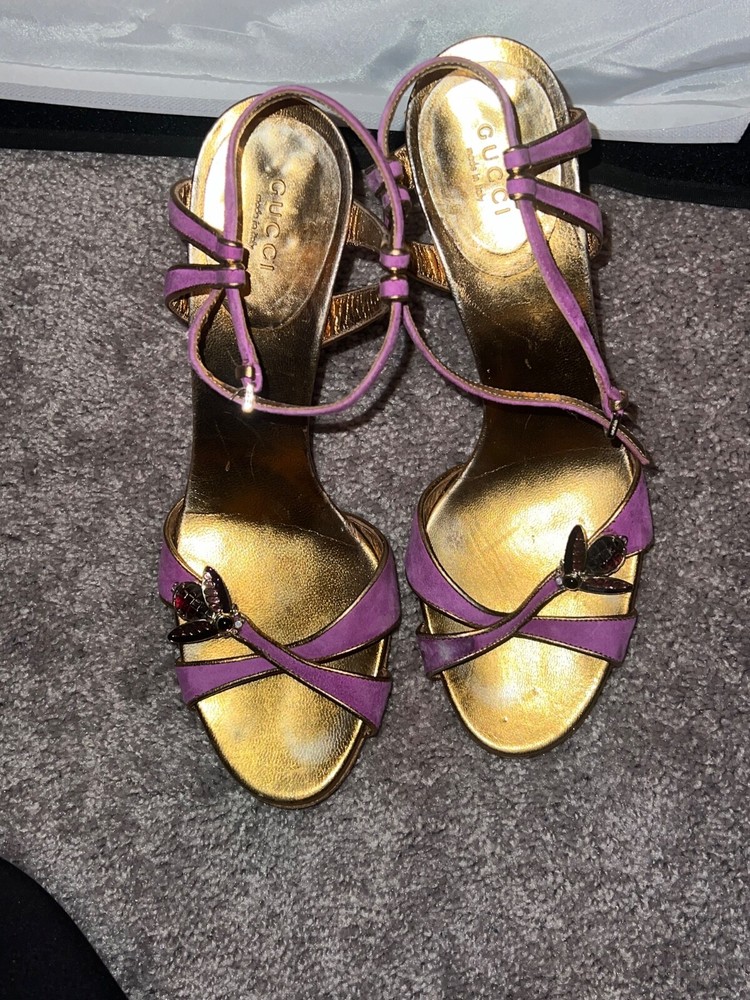 #Luxury, #vintage,  gucci bumble bee emblem, suede gold heel sz 9.5
