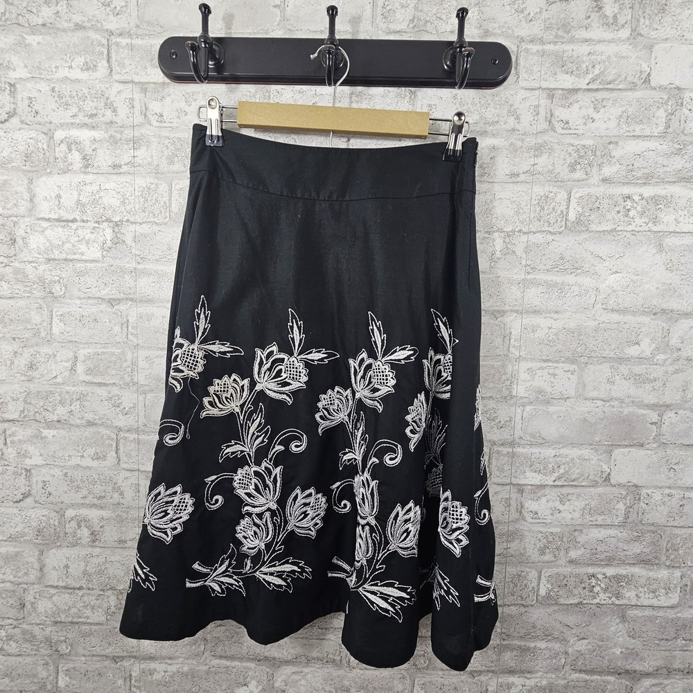 Ann Taylor LOFT Floral Embroidered Skirt Size 0 Women's A-Line Midi Cotton