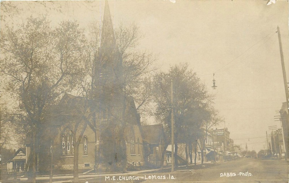 1910 Le Mars Iowa M.E. Church Religious RPPC Postcard 25-10103