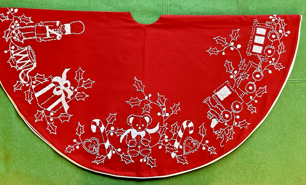 Red and white embroidered 43-inch handmade Christmas tree skirt