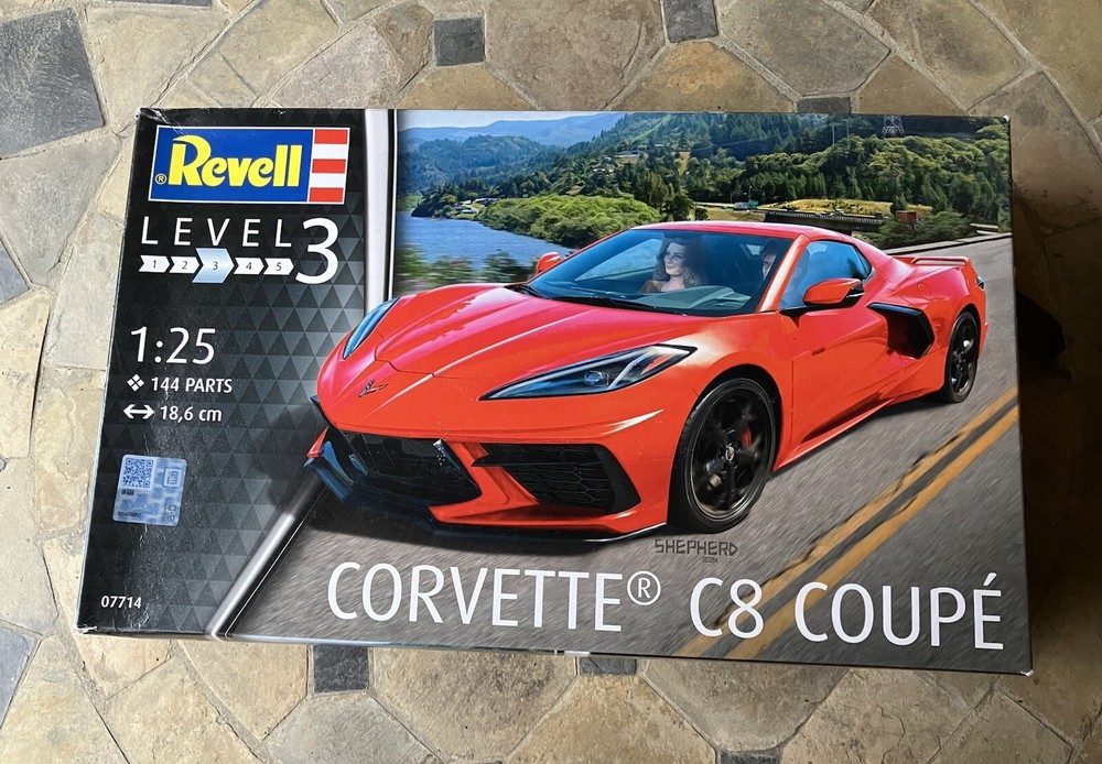 Revell 0f Germany Sports Car Racing Car Chevrolet Corvette C8 Coupe Model Kit