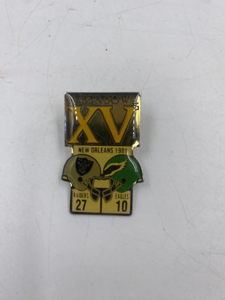 Superbowl XV 1981 Collector's Pin w/Score Oakland Raiders Vs.Philadelphia Eagles