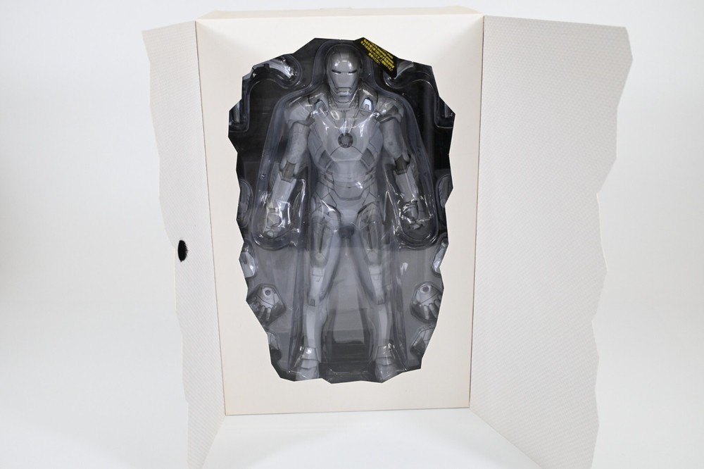 Hot Toys EXCLUSIVE MMS329 1/6 IRON MAN MARK 7 SUB-ZERO VERSION Action Figure