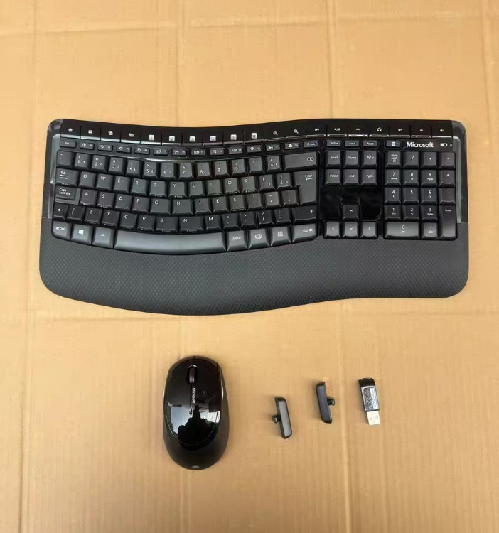 Microsoft Wireless Comfort 5050 Desktop Keyboard and Mouse Combo UK QWERTY