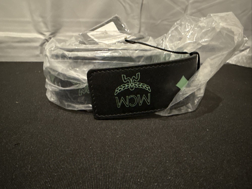 MCM Black Buckle Claus Reversible Leather Belt One Size - Lime Green J556