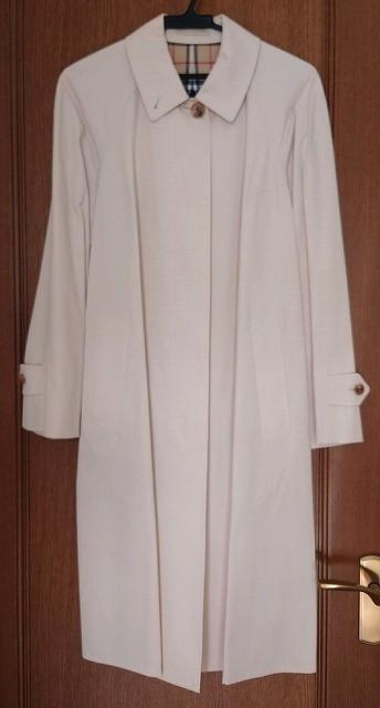 Stylish Japanese Burberry Spring Coat in Beige for Women