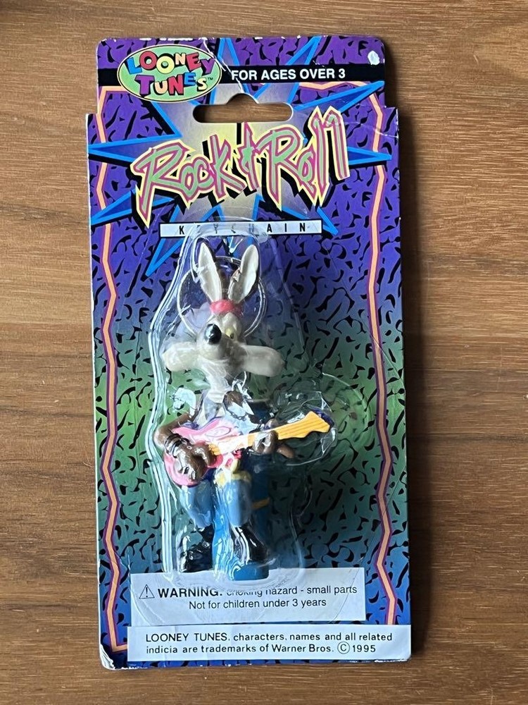 Vintage 1995 Looney Tunes Collectible Keychain - Rare Retro Find