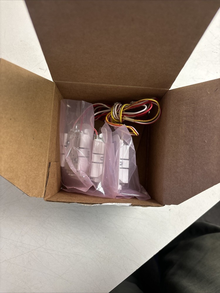 WHIRLPOOL OEM REFRIGERATOR LED LIGHTS & HARNESS W10843846 D, EG-340353