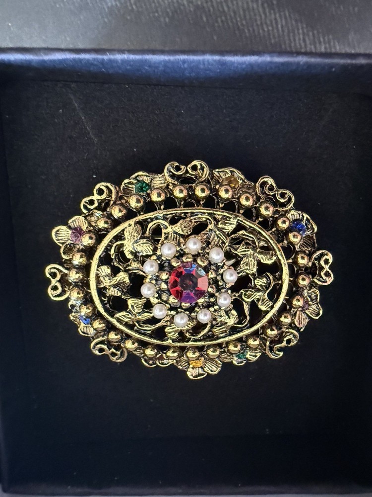 Vintage Oval Rhinestone Pearl Brooch Red Center Gold Tone