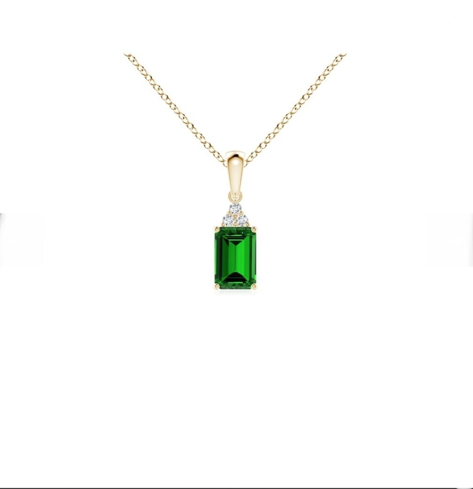 Flawless Green Emerald Loop Pendant for Women - Elegant Jewelry