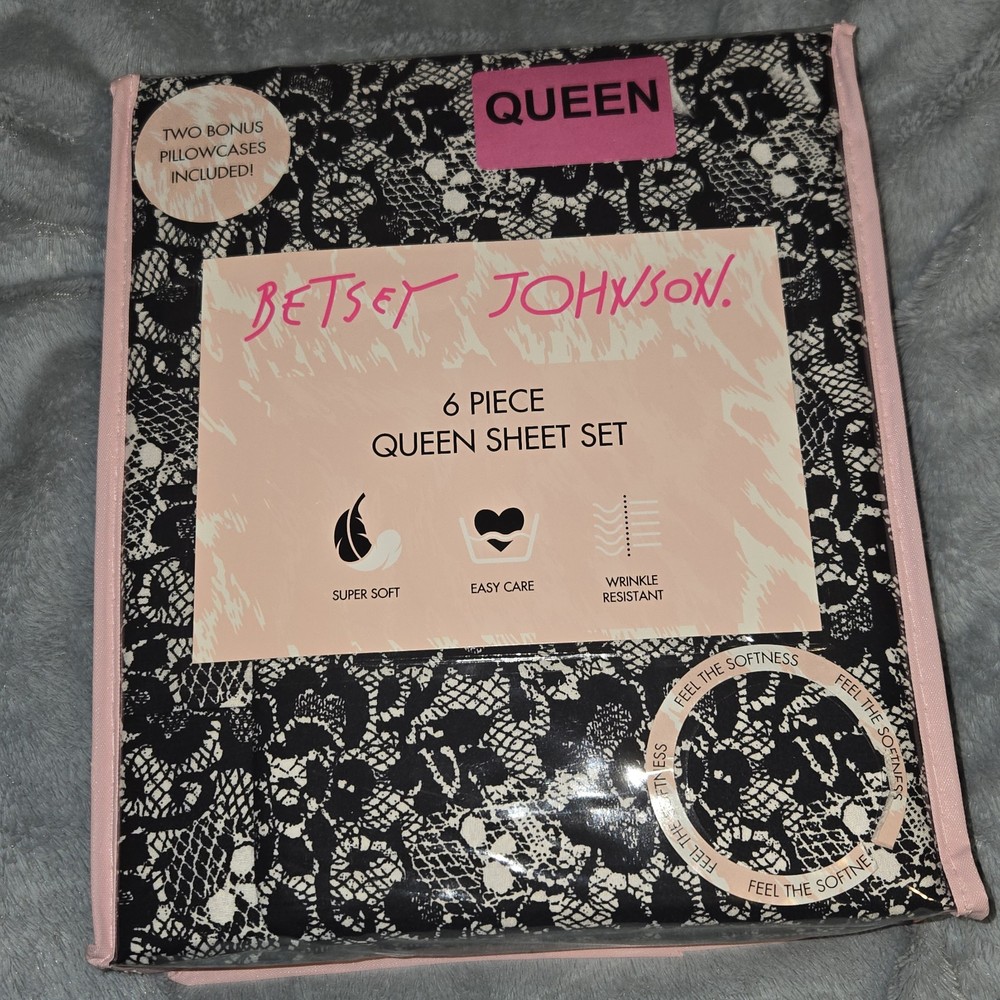 BETSEY JOHNSON Queen White Black Lovely Lace Skulls Skull Sheet Set 6pc New NWT