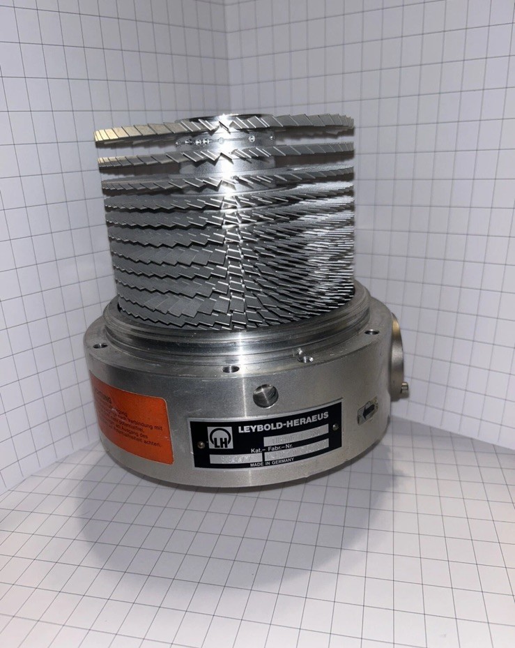 Leybold-Heraeus Turbo Vacuum Pump TURBOVAC 360