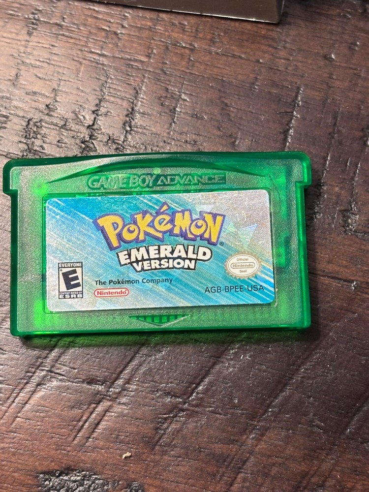 AUTHENTIC Pokemon Emerald Version Nintendo Game Boy Advance - Genuine Game