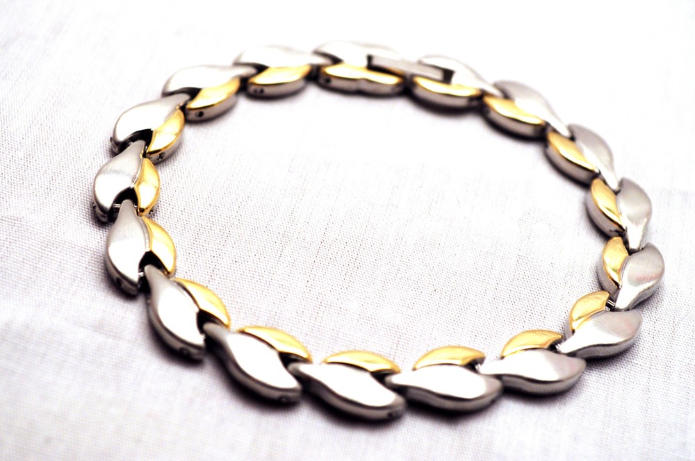 LADIES 8.5 IN. SILVER & GOLDEN LEAVES HEALING MAGNETIC LINK BRACELET; For Pain!
