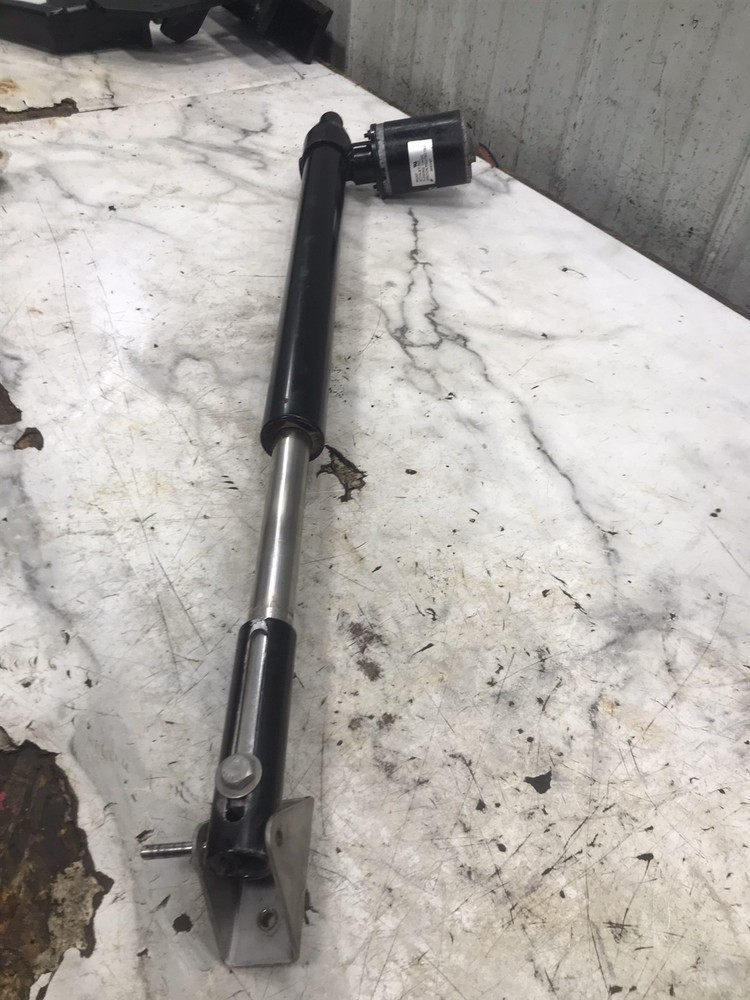 Baja Islander Boat MQ347 Acculift linear electric hydraulic cylinder hatch lift